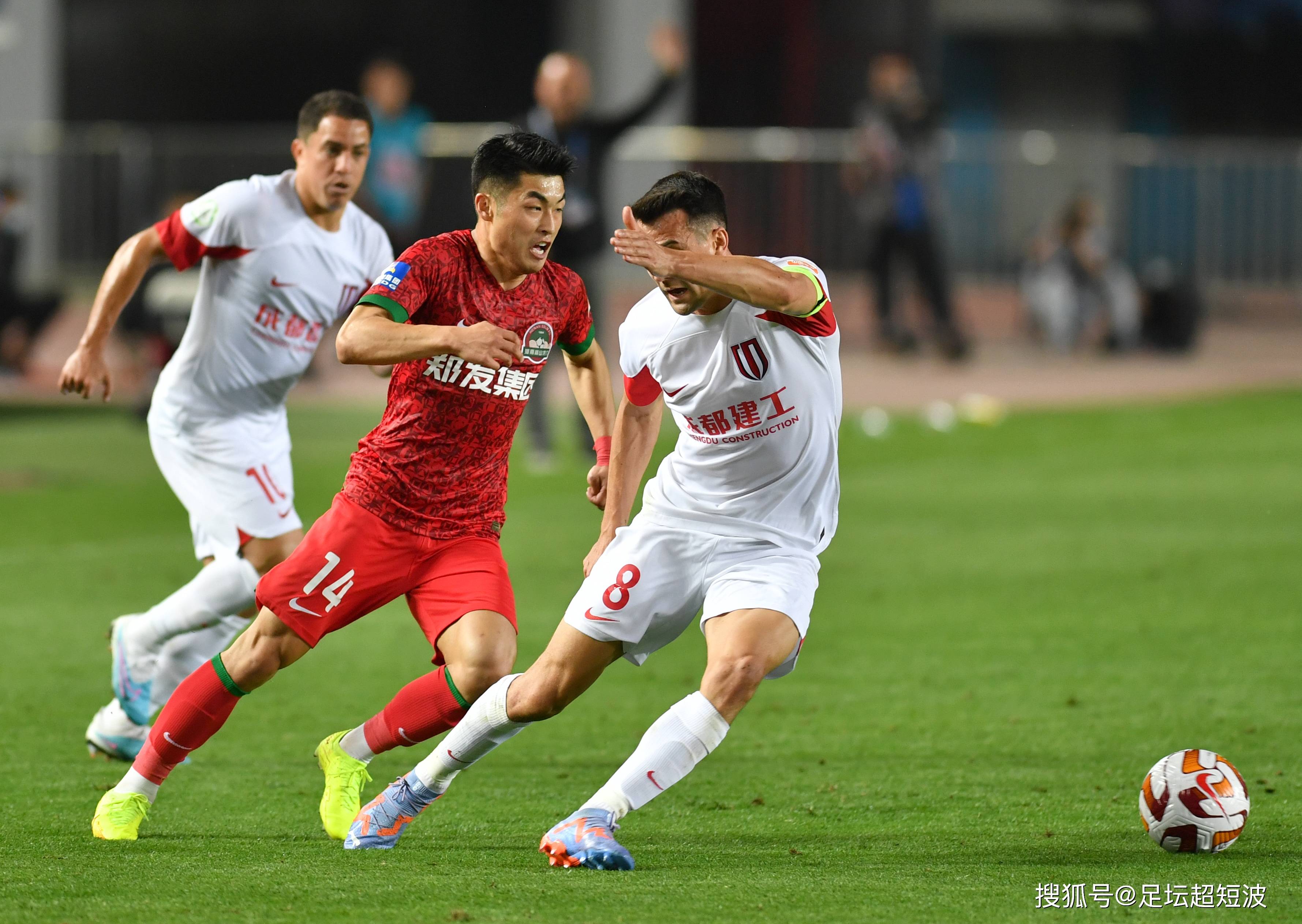 尤其是来自 尤其是来自