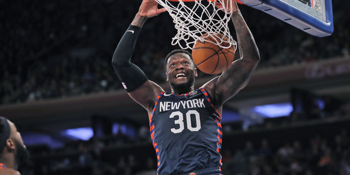 他在中场的 他在中场的