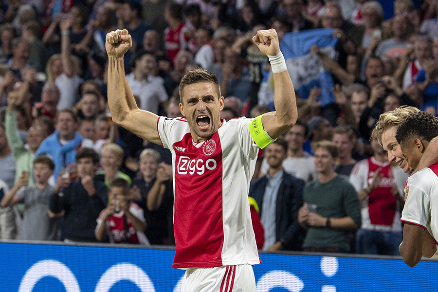 一盆冷水！德转：阿拉冠非正式比赛，所以C罗生涯进球为894球.